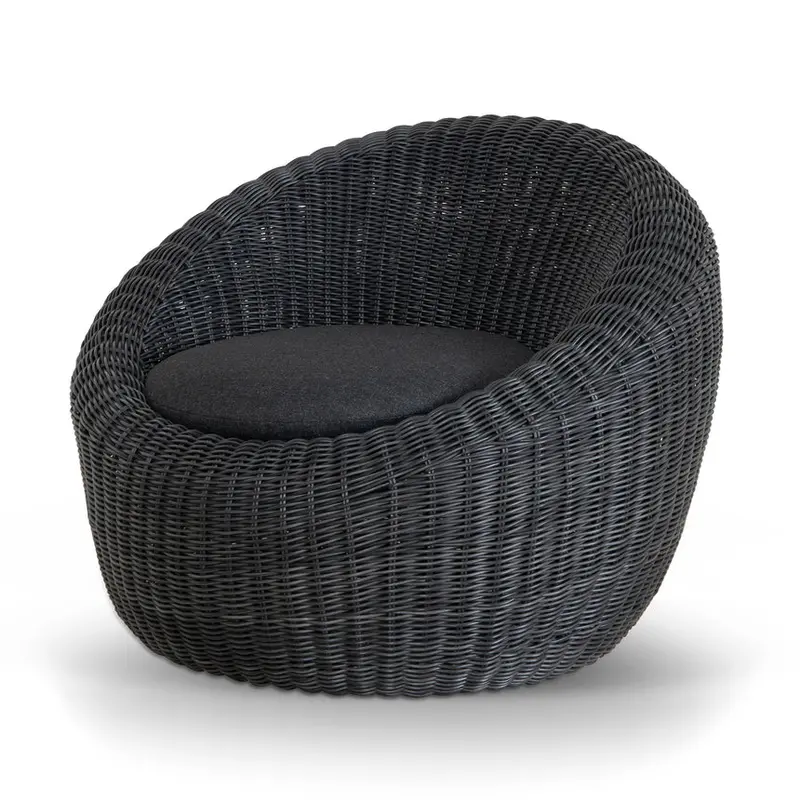 All-Black Outdoor Lounge Chair For Patios And Decks 1