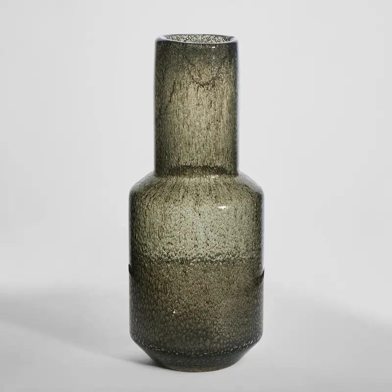Ara Base-Style Ceramic Vase – Subtle Smoke Gray Finish 1