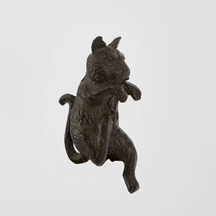 Belle Cat Cast Iron Pot Hugger – Whimsical Garden Support 1