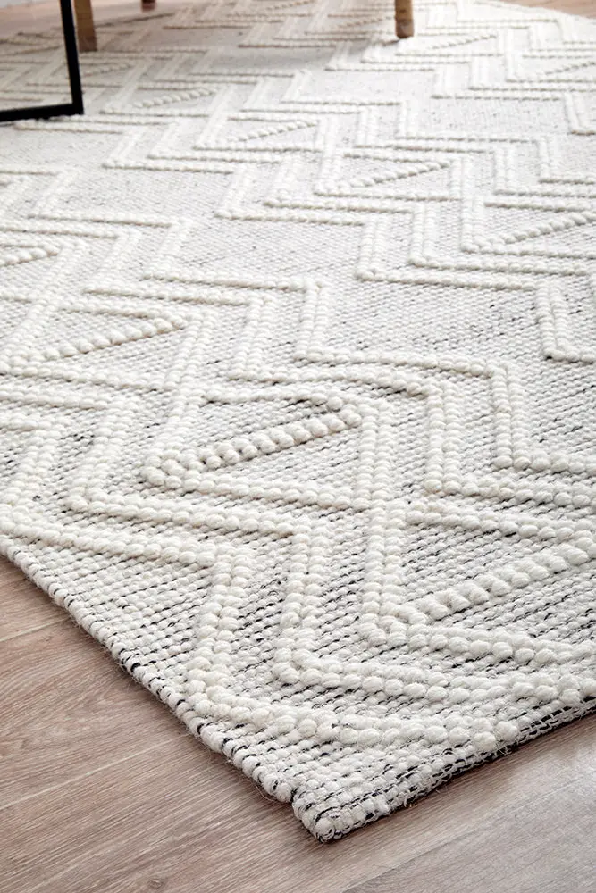 Clara Compact Throw Blanket – 225 X 155 Cm 1