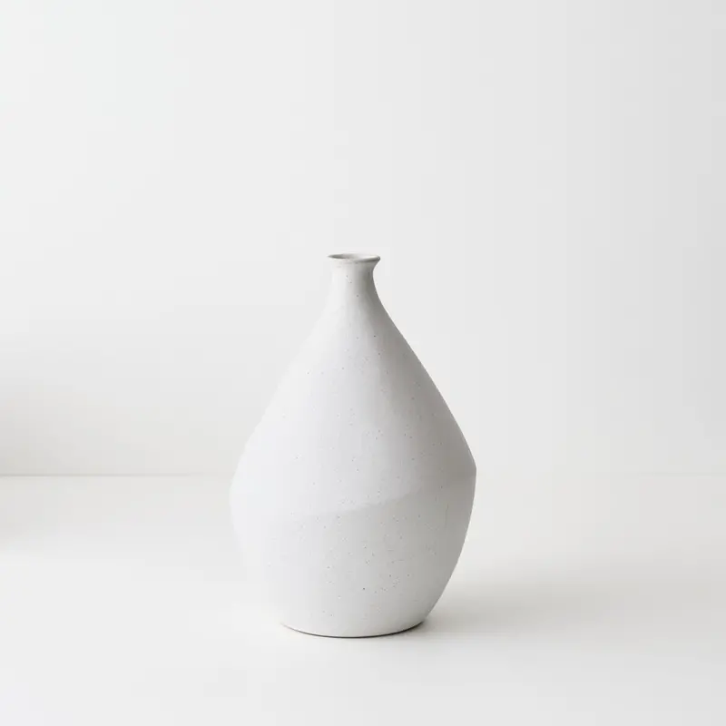 Kenji Vase Duo – Elegant Matte-Finish Ceramic Set (2 Pieces) 1