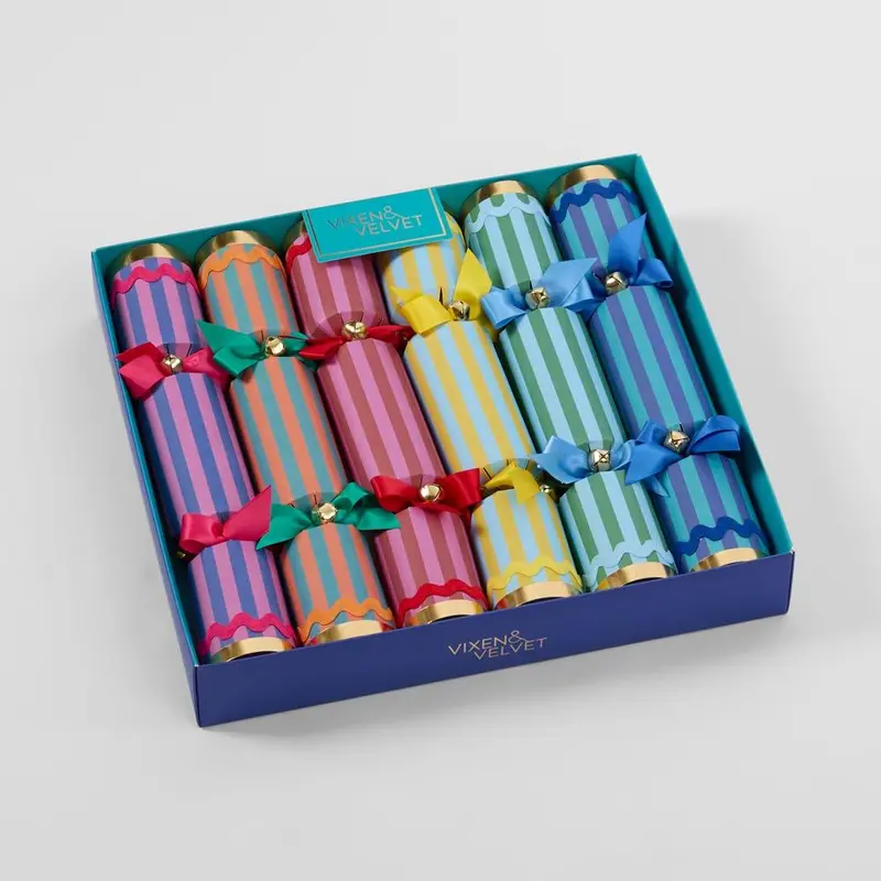 La Dolce Vita Mixed-Stripe Celebration Crackers 1