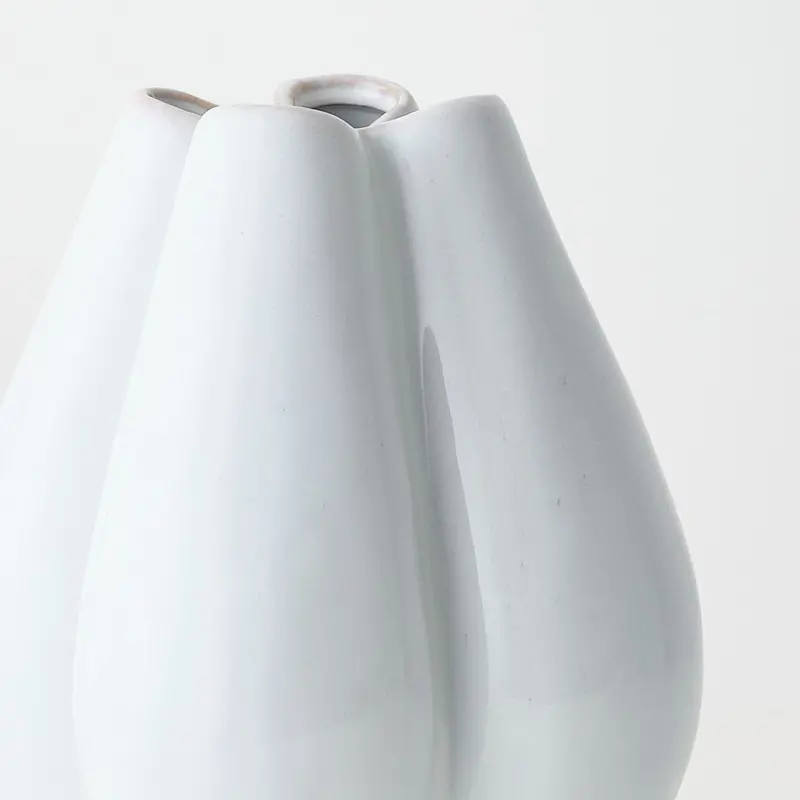 Neva Vase Duo – Pair Of Modern Ceramic Vases 1