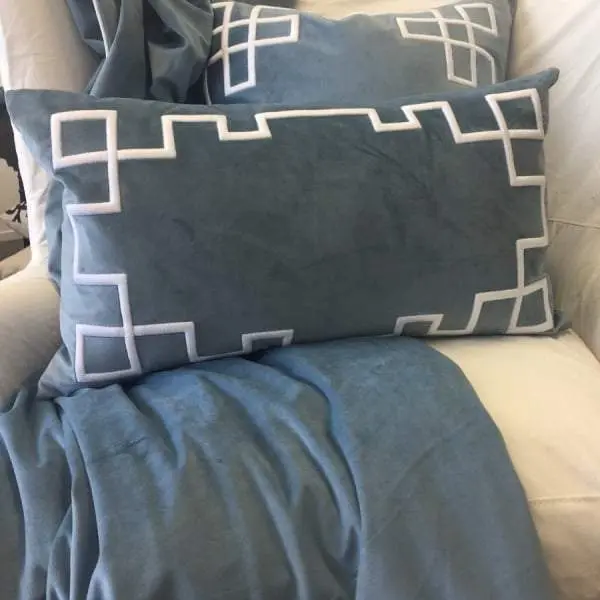 Rodeo Ocean Luxury Throw Blanket 1