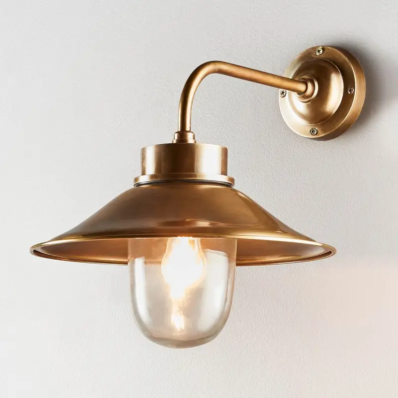 Sandhurst Heritage Wall Lamp In Antique Brass 1
