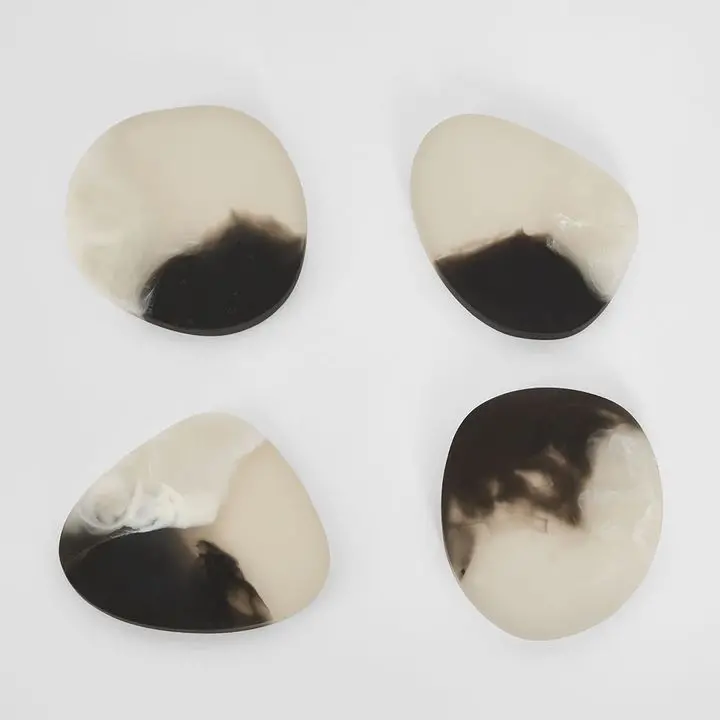 Set Of 4 Black-And-White Resin Coasters – Halo Collection 1