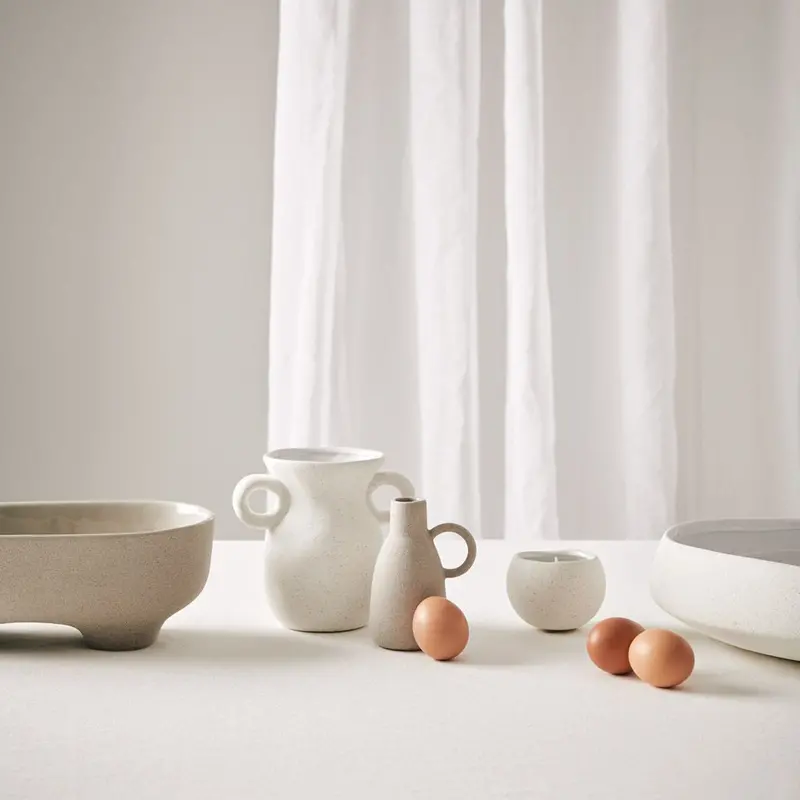 Set Of 6 Pilu Vases With Ergonomic Handles 1