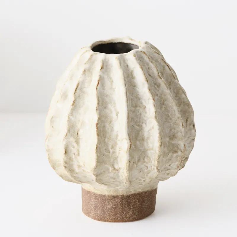 Zaidi Curved Vase Pair – Handmade Ceramic 1
